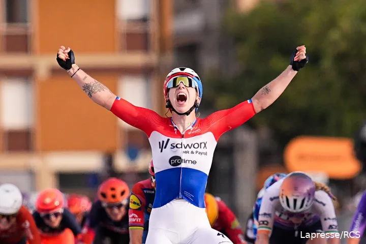 Lorena Wiebes wins